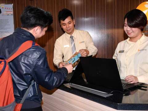 New Visitor Information Center Open at AMRT Taipei Station