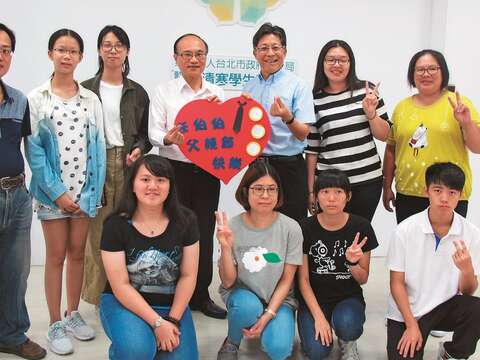 認助需要幫助的學生就像撒下一顆希望的種子。（圖／財團法人台北市教育局認助清寒學生基金會提供）