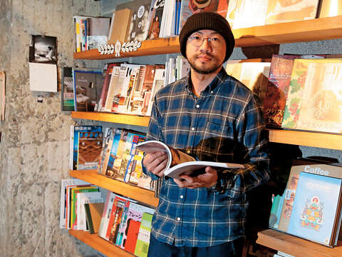 「Boven雜誌圖書館」主理人周筵川認為書店須因應時代改變。（攝影／陳毅偉）