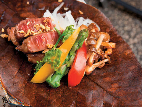 日式料理風味的和牛沙朗，口感軟嫩、入口即化。（攝影／林煒凱）