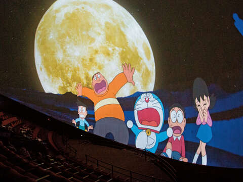 宇宙劇場藉由動畫讓小朋友認識天文知識。（攝影／林煒凱）