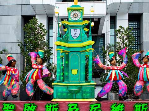 聖國知名地標「柏克利紀念鐘」化身為造型花燈