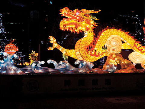 2012年台北燈節林健兒老師作品「祥龍獻瑞」。（圖／林健兒）