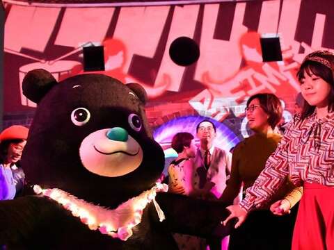 熊讚秀舞技，與Swing_Dance社團一起搖擺北門