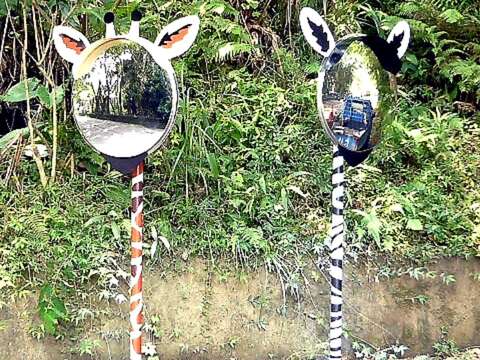 Choo-choo! All Aboard the Taipei Zoo’s Pangolin and Frog Trains!