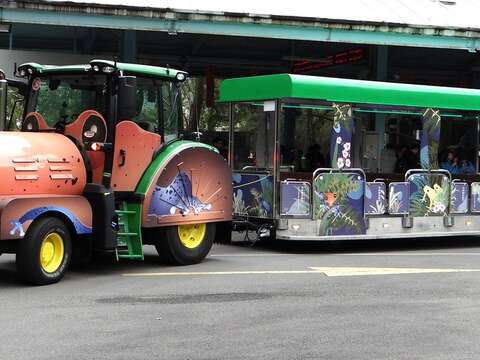 Choo-choo! All Aboard the Taipei Zoo’s Pangolin and Frog Trains!