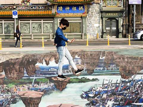 超逼真3D彩繪凌空眺關渡碼頭