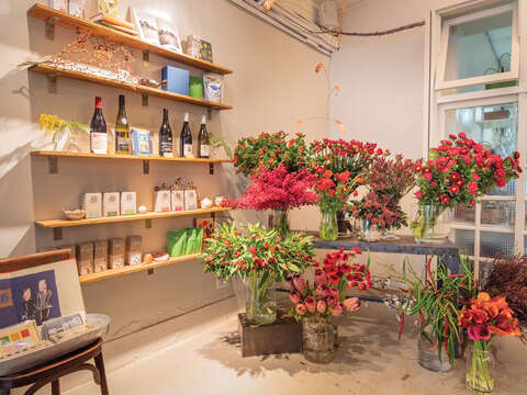 TAIPEI Spring 2019 Vol.15--Throwing Away the Floral Design Rulebook: An Interview with Florist Takako Mine