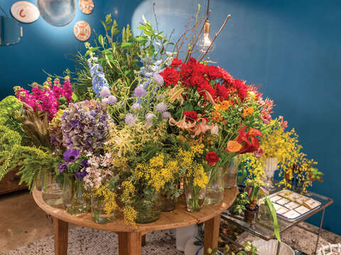 TAIPEI 春季号 2019 Vol.15--台北で自由に花と向き合う　花に対する世界観を表現 フローリスト嶺貴子さん