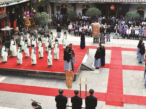 TAIPEI 春季号 2019 Vol.15--保生文化祭　歴史、宗教、コミュニティ の色彩が溢れるお祭り