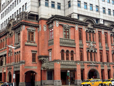 TAIPEI 春季号 2019 Vol.15--​​​​​​​脈々と受け継がれる技術 100 年続く堆花の伝統  巨匠郭亘富が伝える堆花の精神