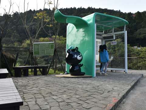 湖田橋站─提供遊客更寬敞的候車區.