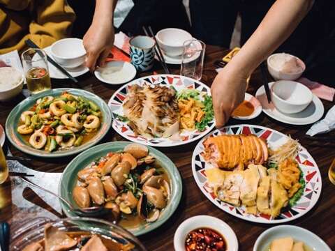 鹹香開胃的熱炒，一定要來碗白飯相配。