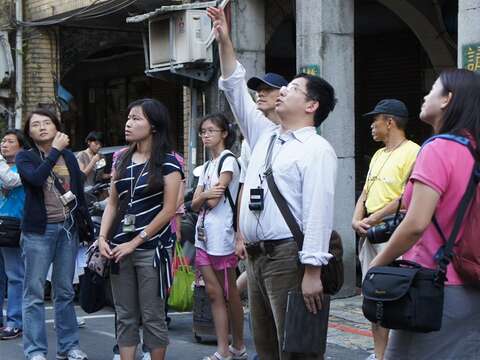 帶著大家走入大稻埕，探索台北城的過去，是邱翊研發的第一條導覽路線。