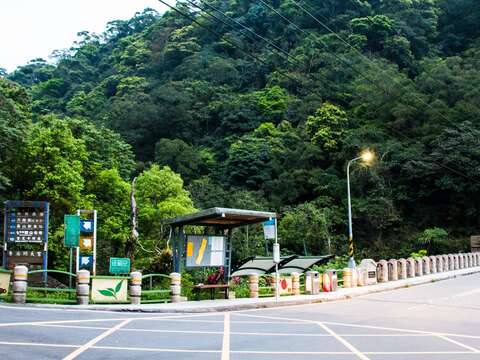 報到地點為指南溪草湳橋廣場