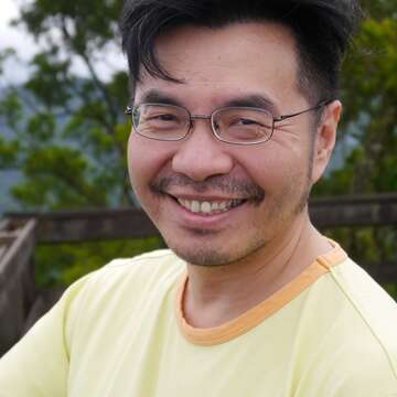 人稱「陳爸」的陳怡光,不僅自己的孩子都透過自學闖出一片天,近年更投身實驗教育的推行。
