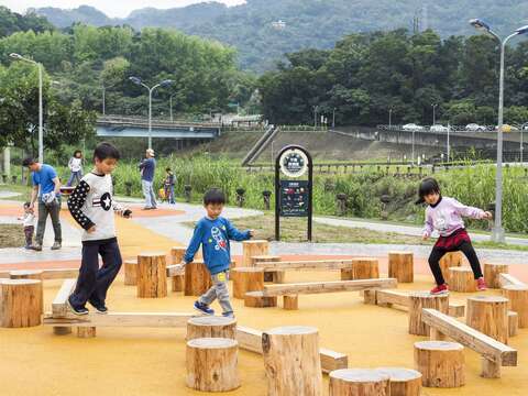 台北市最大のコモン式河岸プレイグランドがオープン