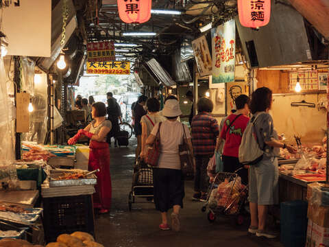 不用遠赴漁港,在東門市場就能買到現捕的新鮮魚貨。(攝影/羅健宏)