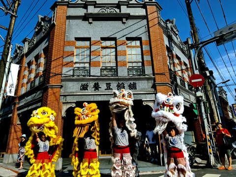 6月週末在台北霞海城隍廟周邊有各種有趣好玩的慶祝活動。(圖／台北霞海城隍廟)