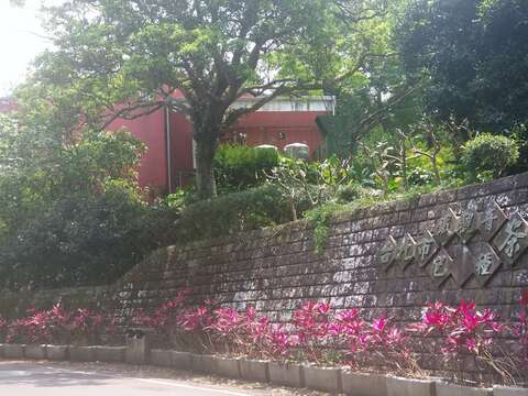 由貓纜貓空站沿路欣賞美景，徒步走至茶推中心約20分鐘