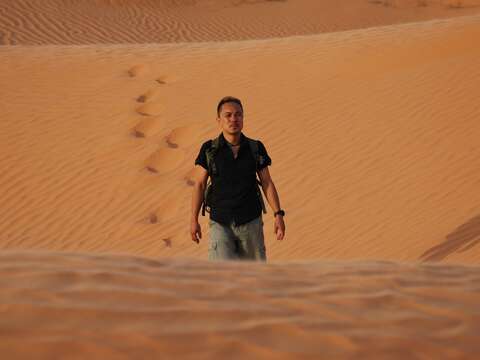 草地講堂講師馬儁人在突尼西亞大沙漠流浪