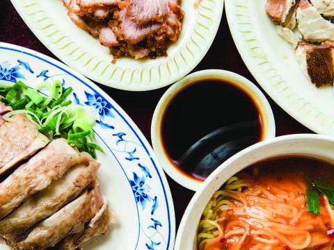 The qiezai noodles and side dishes remind customers of a traditional taste from the old days, which is why locals can’t get enough of it.