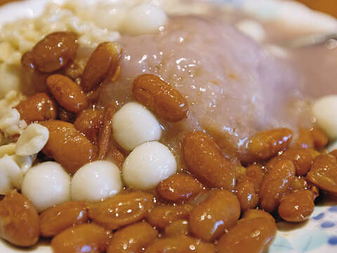Mashed taro, a favorite of Taiwanese dessert connoisseurs, has a soft texture and a strong flavor. (Photo / Yang Zilei)