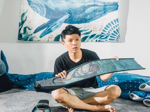 因為愛上自由潛水，翁敏盛創辦「Diving Mind潛意識」，並走上了自由潛水教練之路。