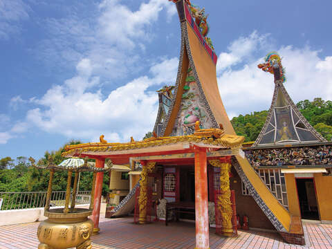 Zhaomingjing Temple in Beitou has the elegant name of “the Temple of Lovers.”(Photo/Liang Zhongxian)
