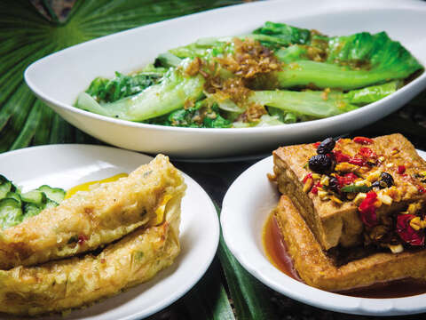 Shuli even focuses upon the quality of other ingredients. Side dishes must be diverse as well.
