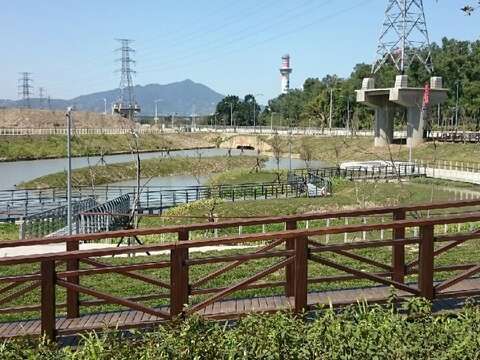 洲美蜆仔港公園多層次生態綠坡