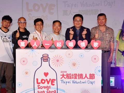 (圖五)萬人一起唱情歌，七夕攜手浪漫賞煙火