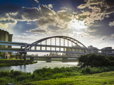 南湖右岸河濱公園 風景優美