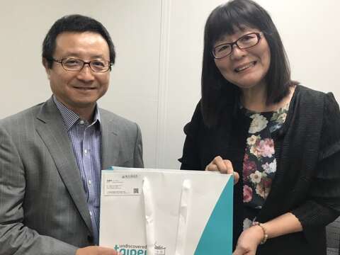 觀傳局李麗珠副局長拜會Ritz_International旅行社營業部彭崑次長，雙方交流熱絡