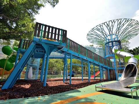 タワー遊戯場-前港公園天空樹