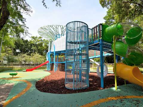 タワー遊戯場-前港公園天空樹
