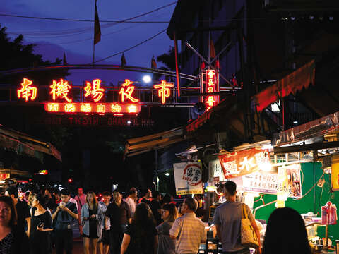 Nanjichang Night Market is a local night market located in Wanhua District. (Photo / Taiwan Scene)