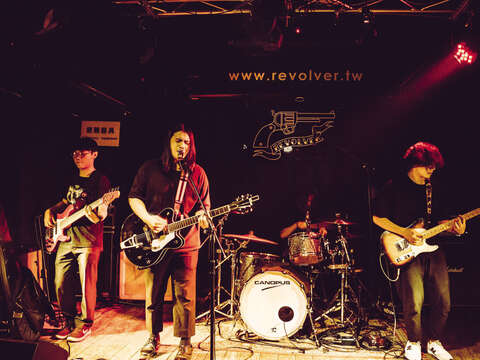 Revolves serves up live music most every night and is also a bar favored by visitors of all nationalities and musical tastes. (Photo / Revolver)