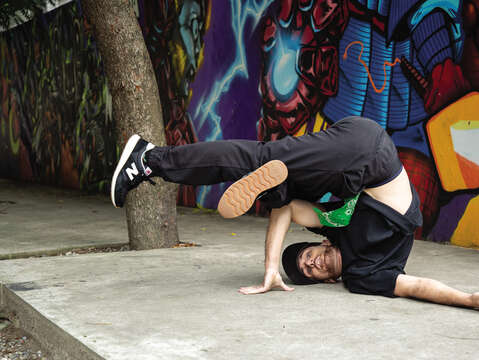 Krishna specializes in moves with an emphasis on the movement of the feet. (Photo / Debby Wang)