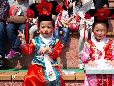 兩位小格格來報到