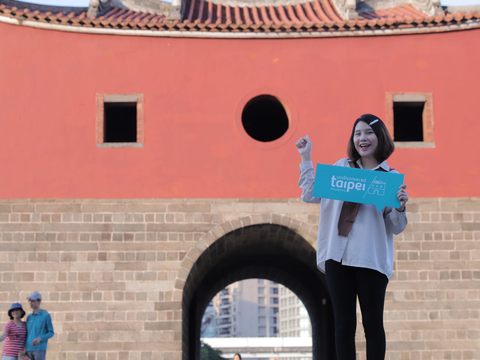 在本趟量「身」打造之旅中，臺北承恩門也讓越南網紅驚艷不已。