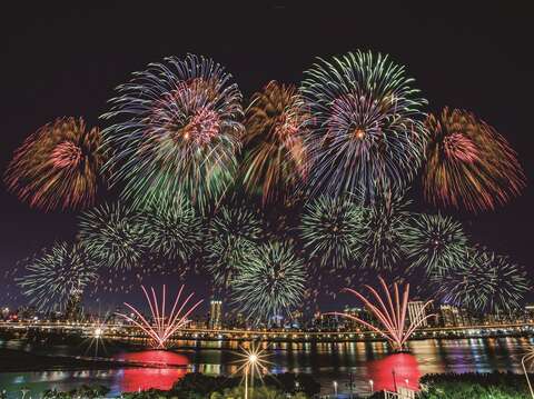 定格秋夕的浪漫 2019大稻埕情人節攝影比賽作品賞(台北畫刊108年11月)