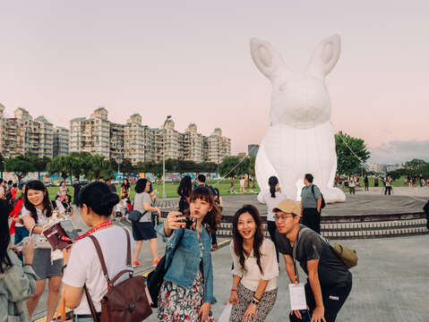 2019臺北白晝之夜-美堤河濱公園_澳洲帕爾工作室《打攪》作品