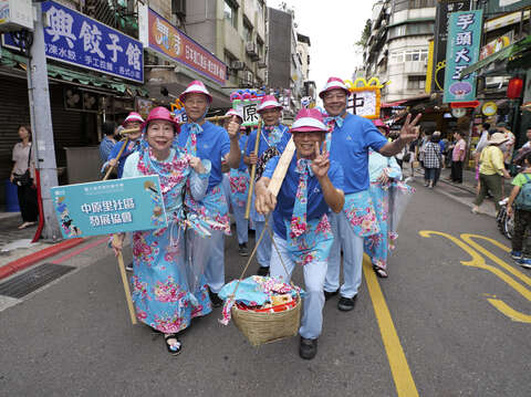 臺北客家義民嘉年華3_活潑熱鬧的創意踩街隊伍