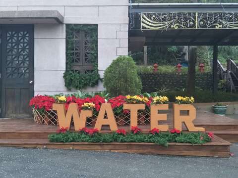2米高的熊讚化身為水園區園長