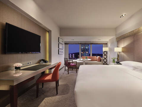 Located near Taipei 101, the Grand Hyatt Taipei's rooms offer a great spot to enjoy the fireworks on New Year’s Eve. (Photo / Grand Hyatt Taipei)