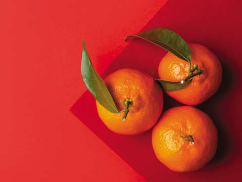 Oranges are a popular choice for New Year gift-giving, as their color is reminiscent of gold and the pronunciation sounds like “luck”in Chinese. (Photo / olindana)