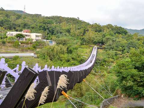 白石湖吊橋