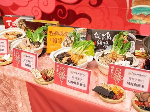 迪化街年貨店家推出特製常溫年菜禮盒，帶來全新體驗