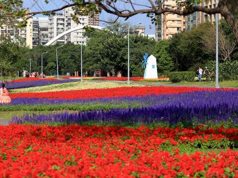 古亭河濱花海鄰近師大公館商圈